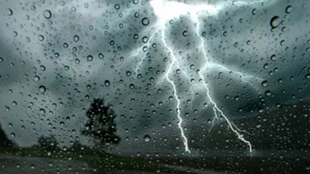 ATENŢIONARE METEO. COD GALBEN de ploi şi vijelii în jumătate de ţară şi de caniculă în cealaltă jumătate HARTĂ