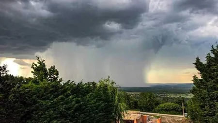 ATENŢIONARE METEO. Cod GALBEN de instabilitate atmosferică accentuată în România