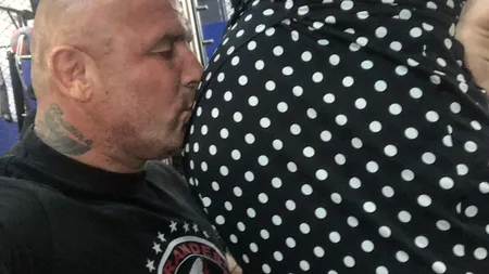Bucurie în familia lui Cătălin Zmărăndescu, care a devenit tată a patra oară. Prima imagine cu bebeluşul: 