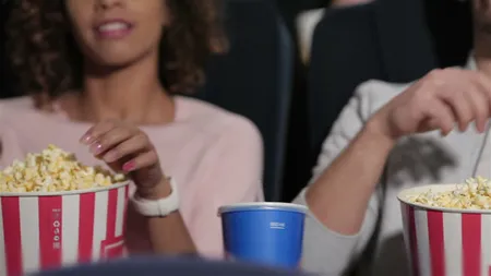 Un sportiv de doar 14 ani a murit după ce a mâncat popcorn la cinema! Ce a descoperit medicul legist la autopsie