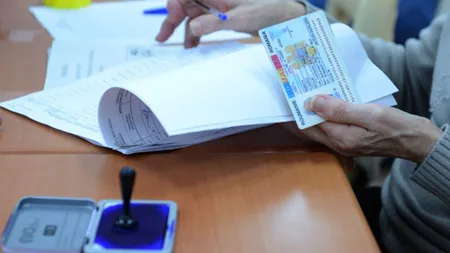 ALEGERI LOCALE 2020. De ce acte ai nevoie pentru a vota la alegerile din 27 septembrie. Cum votează cei care au buletinul expirat