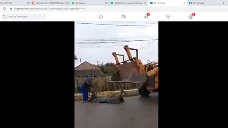 VIDEO Cum s-a răzbunat un primar reales, din Giurgiu, pe cei care nu l-au votat: Le-a scos cu buldozerul băncile din faţa porţilor