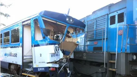 Accident feroviar în Cehia, sunt cel puţin 20 de răniţi. Este al treilea incident pe calea ferată din ultimele două luni