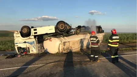 Pericol de explozie în Ploieşti. O cisternă cu 32 de tone de kerosen a fost împlicată într-un accident. Şoferul a murit