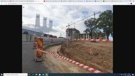 Trotuarul de la Pasajul Ciurel pe care urcau autobuzele ca să ia curba este demolat. Imagini de pe şantier FOTO