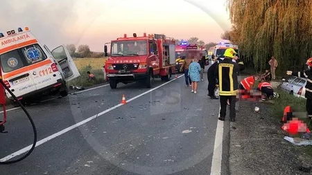 Accident mortal între o ambulanţă şi o autoutilatară. O persoană a ars de vie