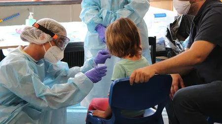 Simptome coronavirus la copii. Cele mai frecvente trei semne că micuţul tău ar putea fi infectat