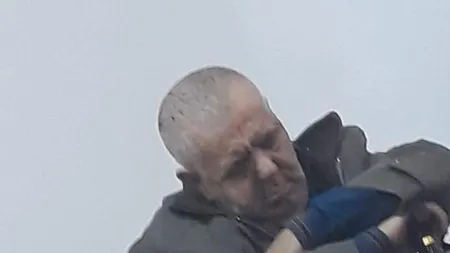 Director din Iaşi, surprins de elevi dormind la catedră FOTO