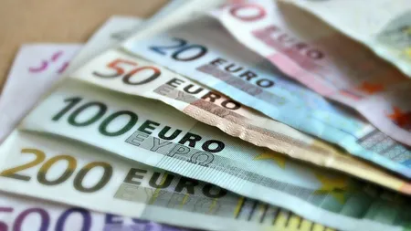 Leul, un nou record negativ în faţa euro. Cursul BNR a depăşit pragul pragul de 4,87 lei/euro