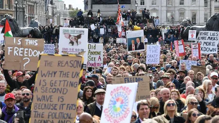 Violenţe la Londra, în timpul protestelor anti-Covid. Mai mulţi poliţişti au fost răniţi în luptele de stradă