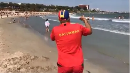 Steag ROŞU pe litoral. Opt turişti salvaţi în ultimul moment din valuri, la Mangalia