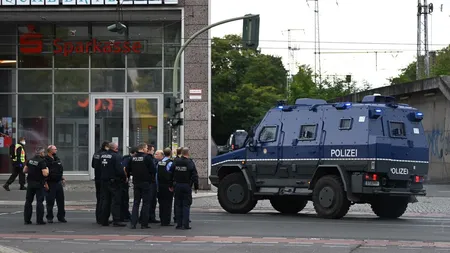 Mai mulţi angajaţi ai unei bănci, luaţi ostatici. Autorul a fost reţinut