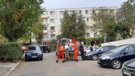 Tragedie la Constanţa. O femeie aflată în carantină pentru COVID a căzut de la etajul 4 al unui bloc