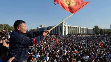 Stare de Urgenţă într-o fostă republică sovietică. Protestatarii iau cu asalt instituţiile