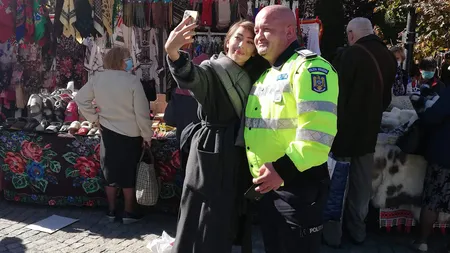 Oana Lovin a fost ajutată de un poliţist să ajungă la racla Sfintei Parascheva.Pe numele agentului a fost făcută plângere penală UPDATE