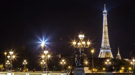 Tensiune maximă la Paris, din cauza Covid. 46% din locurile la ATI sunt ocupate, călătoriile nocturne trebuie însoţite de documente