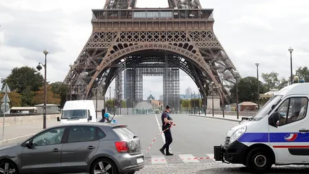 Parisul, sub teroarea ameninţărilor cu bombă. Zonele Arcului de Triumf şi Turnului Eiffel, evacuate din cauza unor alerte teroriste