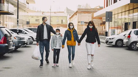 Amenzi uriaşe pentru bucureştenii care nu respectă noile restricţii de limitare a răspândirii COVID-19