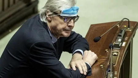 Deputatul italian Vittorio Sgarbi a fost dat afară din aula Camerei, după ce a refuzat să poarte mască de protecţie