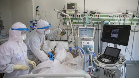 BILANŢ coronavirus 30 octombrie. NOI RECORDURI. Peste 6.500 de cazuri noi COVID. 103 decese şi 917 pacienţi la ATI