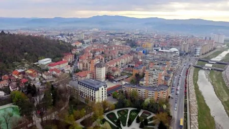 În Râmnicu Vâlcea, rata de infectare a ajuns la 4,69 cazuri la mia de locuitori. Ce măsuri vor lua autorităţile