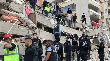 Dezastru după cutremurul din Grecia şi Turcia. Bilanţul: 51 morţi, circa 900 răniţi şi peste 100 oameni scoşi de sub dărâmături