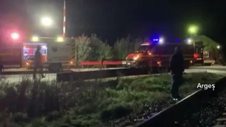 Accidente grave pe mai multe drumuri din ţară. Un şofer a zburat cu maşina câţiva metri până în curtea unui canton CFR
