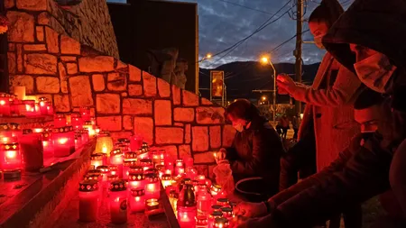 Marşul tăcerii la Piatra Neamţ. Oamenii au protestat în linişte