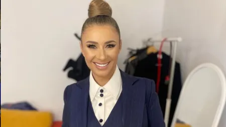 Anamaria Prodan a slăbit miraculos! Imagini incendiare cu impresara în costum de baie, la malul mării