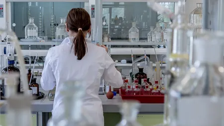 BILANŢ CORONAVIRUS 2 NOIEMBRIE. O nouă zi cu peste 4.000 de infectări; 86 de decese şi 916 pacienţi la ATI