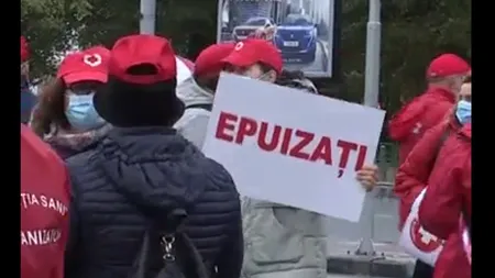 Sindicaliştii din sănătate protestează în faţa Guvernului. Cer acordare drepturilor salariale prevăzute de lege