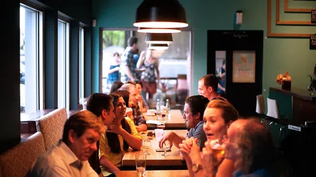Victorie uriaşă pe plan local, pentru industria HoReCa. Închiderea cafenelelor şi restaurantelor, anulată în instanţă