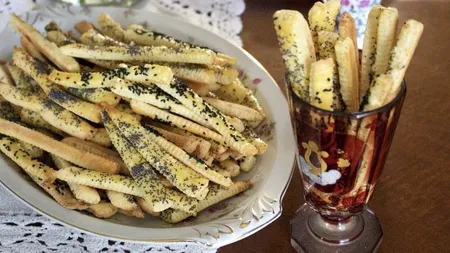 Sărăţele cu susan şi mac. Reţetă rapidă şi delicioasă