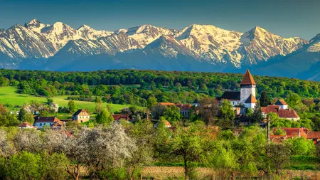 COVID-19. Turismul românesc s-a prăbuşit cu 50%. Numărul cazărilor s-a redus la jumătate, străinii au fost mai puţini cu 60%