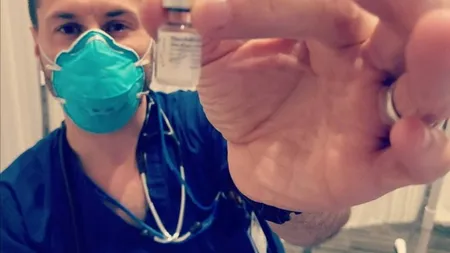 Primul român vaccinat în SUA, un asistent medical din Sibiu: 