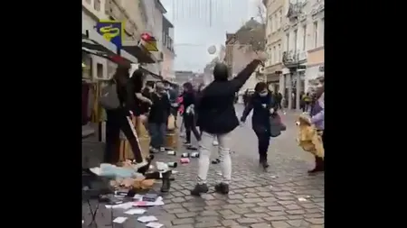 Atac în Germania. O maşină a intrat în mulţime: 