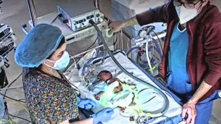 Miracol de Crăciun! Bebelușul abandonat într-o pungă pe stradă în București a îndurat frigul și a reușit să supraviețuiască