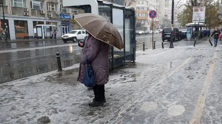 COD GALBEN de ninsori. Strat de zăpadă şi în Capitală înainte de Sărbătorile de iarnă