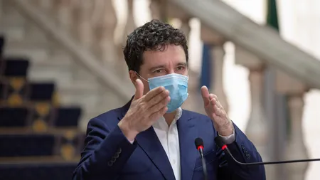 Nicuşor Dan taie şi spânzură de la preluarea mandatului. Primarul Capitalei l-a dat afară din şedinţă pe directorul economic al ALPAB: „Vă bateţi joc de noi?”