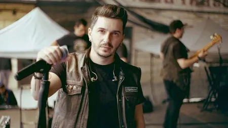 Alex Vasilache, solistul trupei JukeBox, primul artist din România care s-a vaccinat împotriva Covid-19