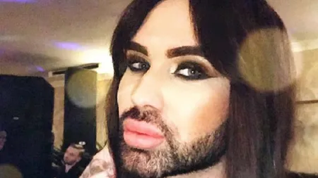 Un artist de la noi şi-a părăsit soţia pentru un bărbat! Acum se iubeşte cu Dudu, zis Conchita de România