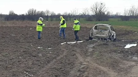 Cadavru carbonizat descoperit într-o maşină incendiată, lângă Timişoara