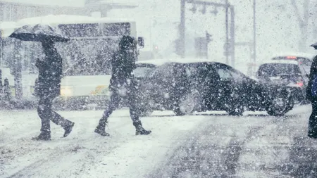 Alertă meteo COD GALBEN de ninsori viscolite în sudul ţării. Este vizat şi Bucureştiul