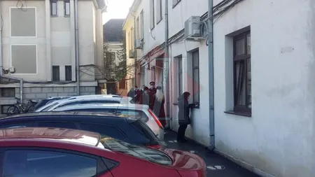 Tragedie la Iași! O persoană care aştepta la Taxe şi Impozite a făcut infarct FOTO