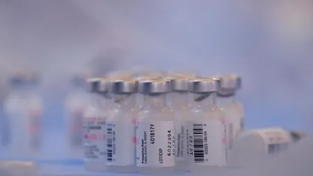 Mega-escrocherie cu vaccinuri anti-Covid în Uniunea Europeană. 400 de milioane de doze fantomă, în valoare de trei miliarde de euro, oferite statelor membre