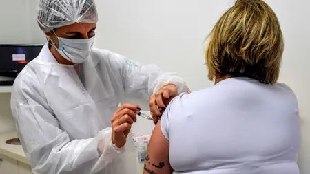 A murit la 20 de minute după vaccinul cu AstraZeneca. Se aşteaptă autopsia