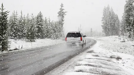 Prognoza meteo 20 martie. Vreme rece pentru această perioadă. Ninge la munte şi plouă în rest