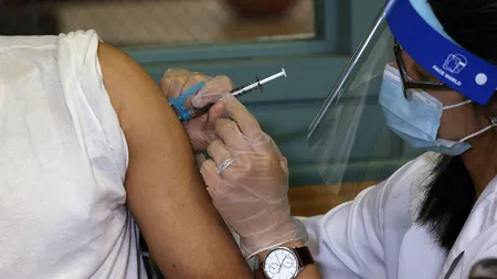 Al doilea caz de şoc anafilactic după vaccinarea cu Pfizer la Braşov. Reacţia a apărut la 5 minute de la imunizare