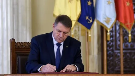 Klaus Iohannis, mişcare în timpul şedinţei PNL. Preşedintele României a promulgat nu mai puţin de 10 legi
