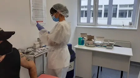 Încă un caz de soc anafilactic la un pacient de 23 de ani vaccinat cu serul Pfizer